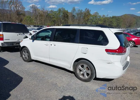 2011 Toyota Sienna Le V6 z USA, uszkodzony, nr VIN 5TDKK3DCXBS113365